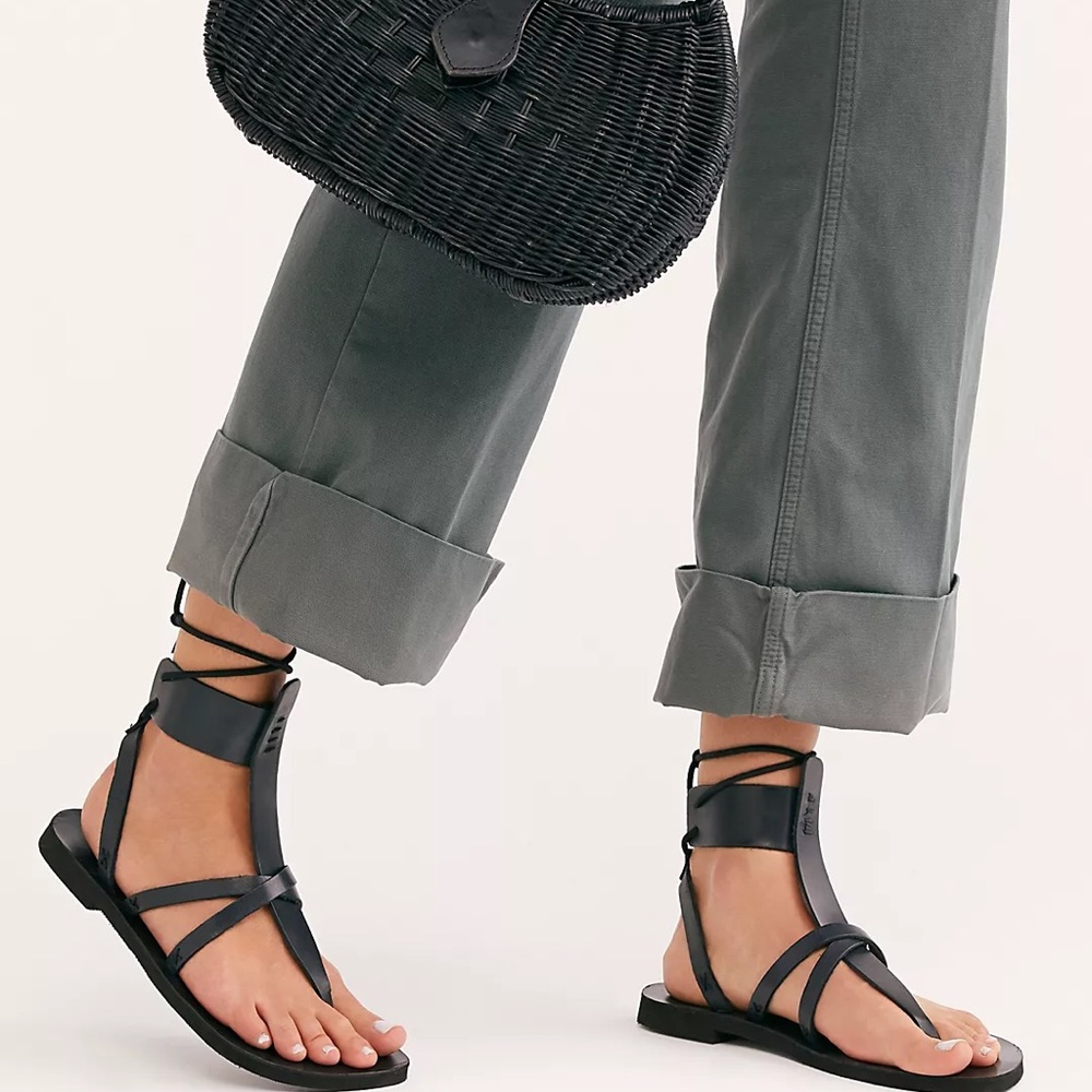 Freepeople vacation day wrap sandals 🖤